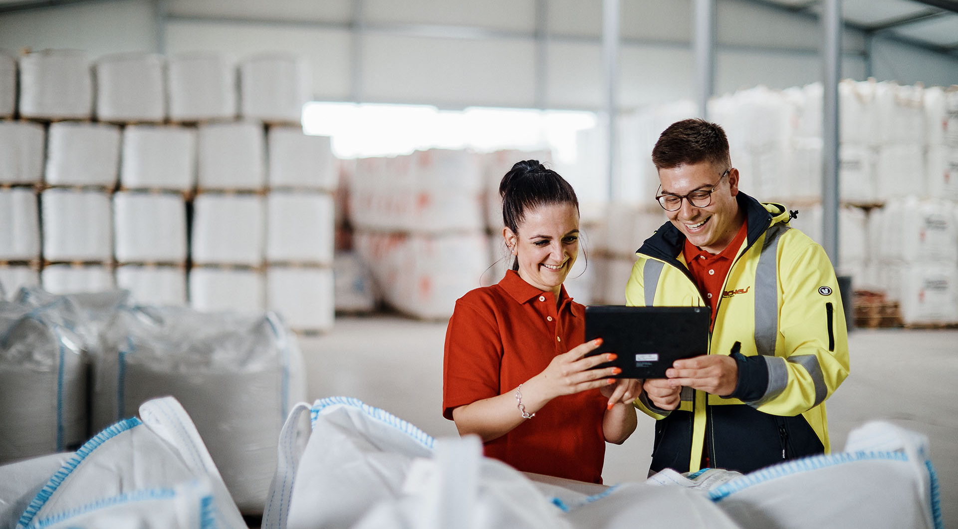 Mitarbeiter Logistik in Lagerhalle