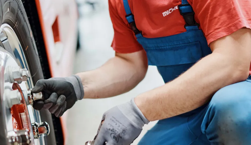 Werkstatt Spedition LKW Reifen