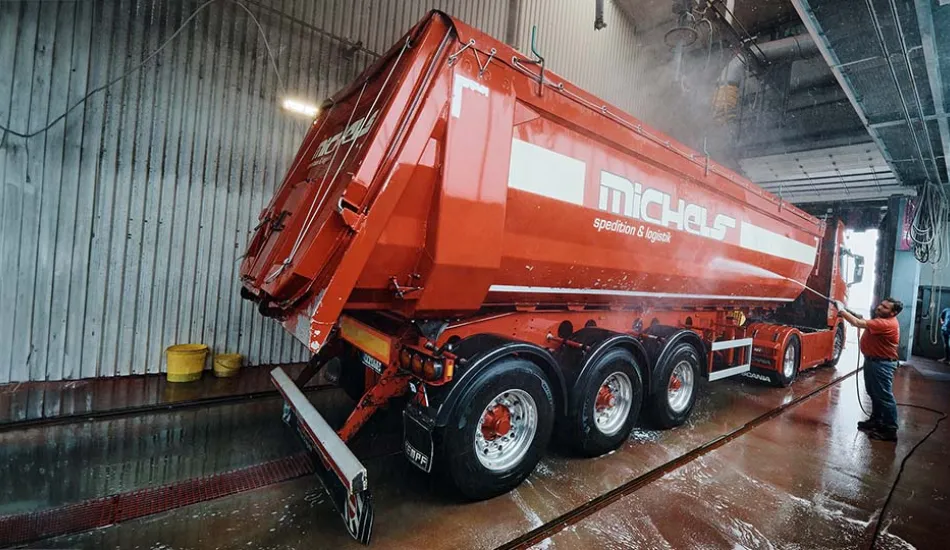 Michels Lkw Wachstraße Reinigungskraft